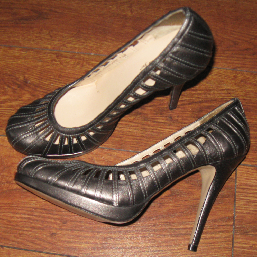 TALBOTS Silver Gray Leather 4" Heel Platform Shoes